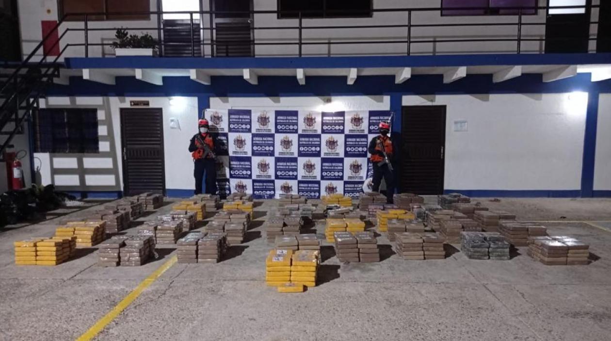 Droga decomisada por la Armada Nacional.