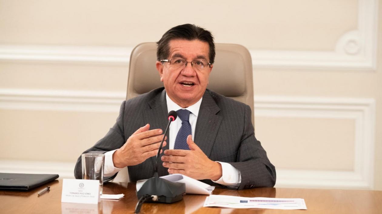 Fernando Ruíz, Ministro de Salud.