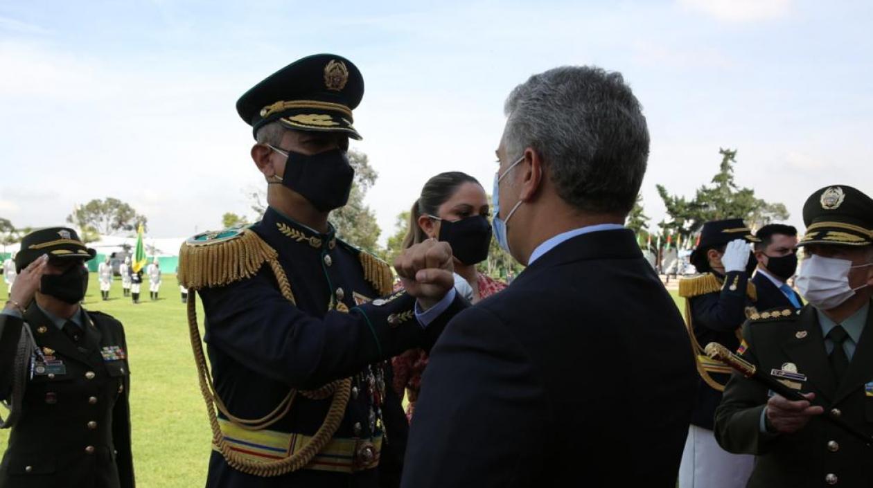 El General Diego Hernán Rosero con el Presidente Iván Duque.