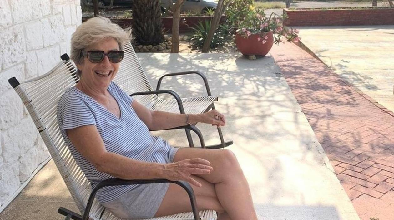 Lola Salcedo Castañeda, Q.E.P.D