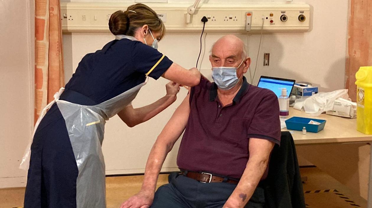 Brian Pinker, de 82 años.