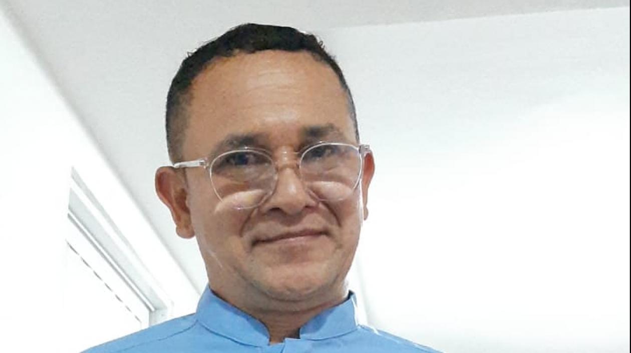 El periodista y escritor Fausto Pérez Villarreal.