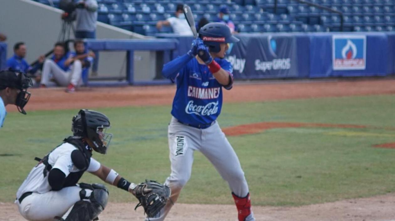Evan Mendoza, pelotero de Caimanes. 