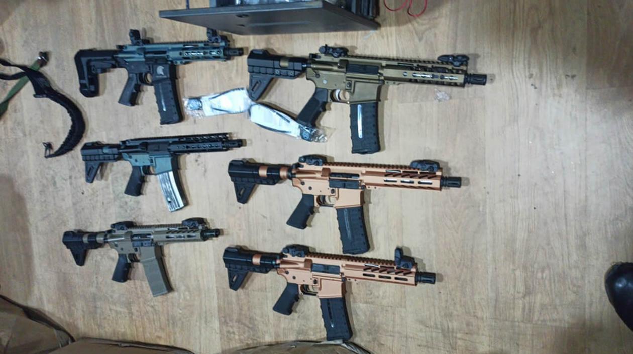 Fusiles incautados en la Ye de Ciénaga