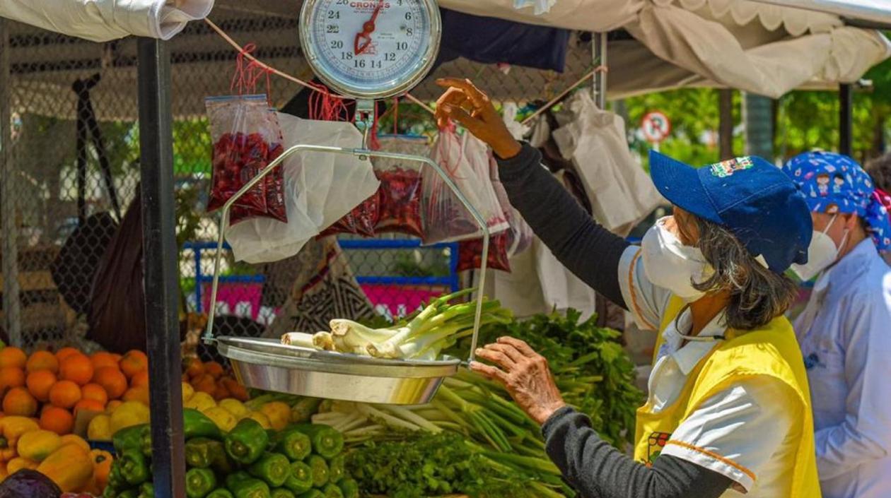 Variada oferta de frutas y verduras en Mercado a tu barrio.