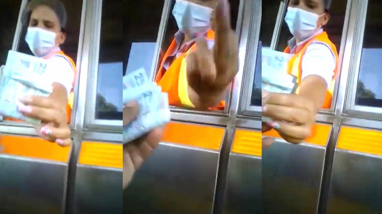 Secuencia del repudiable episodio en la caseta de peaje.