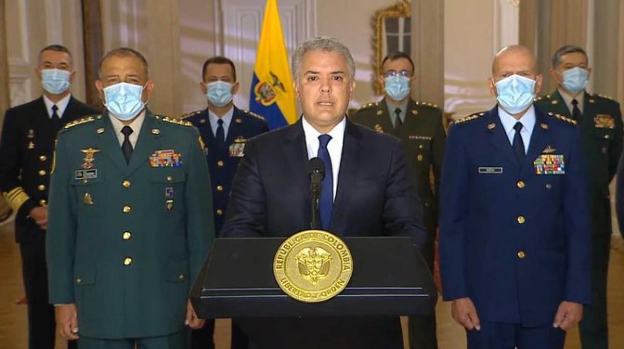 Iván Duque y la cúpula militar.