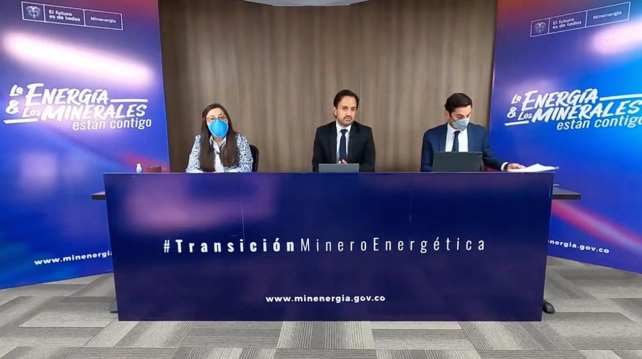El Ministro Diego Mesa y los Viceministros Sandra Sandoval y Miguel Lotero.