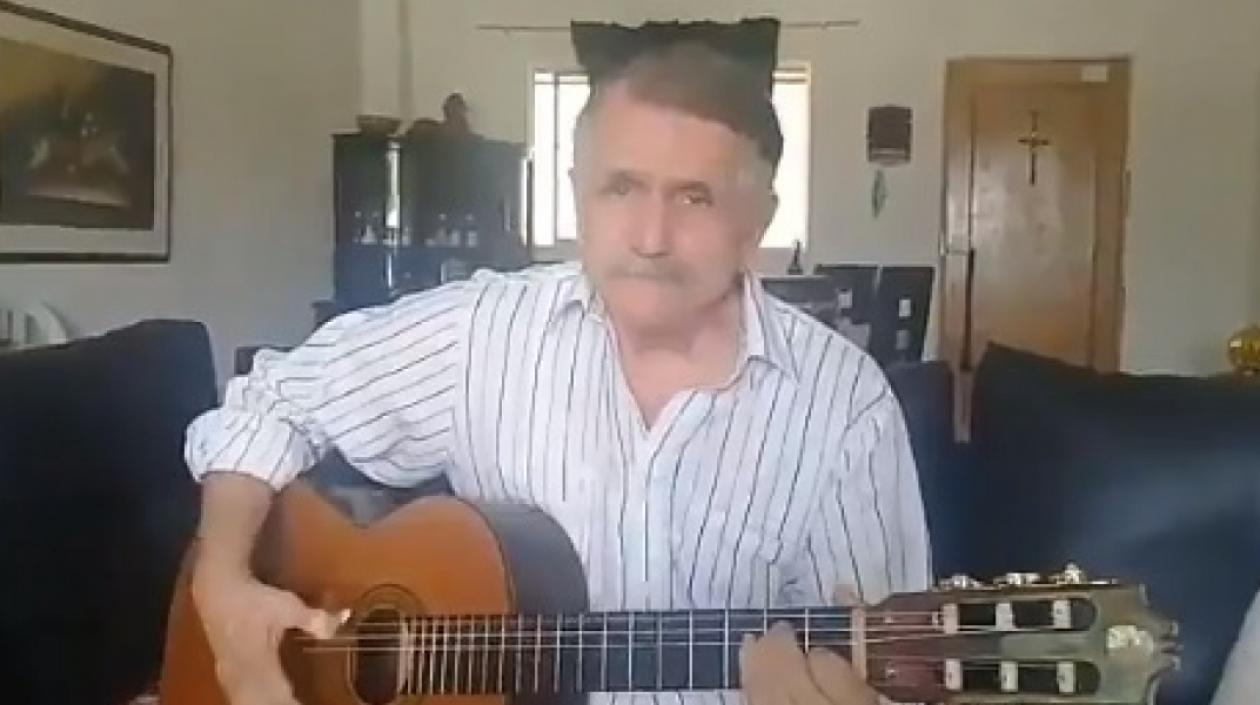 Álvaro Lemmon, el humarista plateño conocido nacionalmente como El Hombre Caimán.