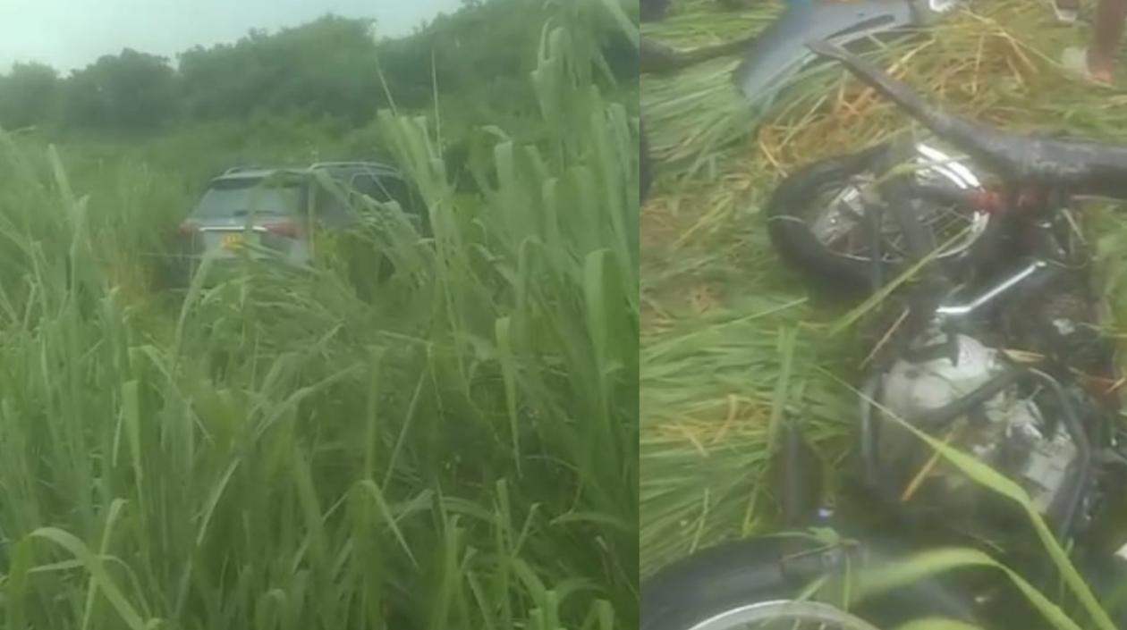 Los dos vehículos tras quedar en la zona enmontada. 