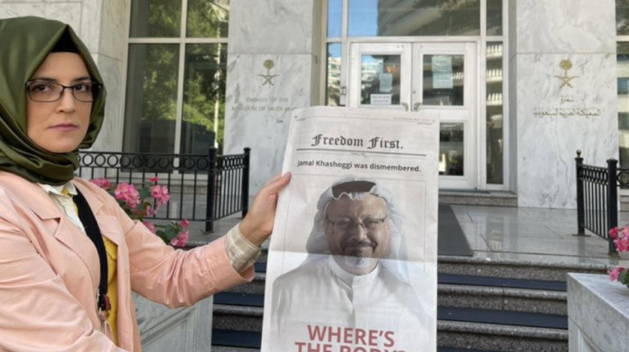 Hatice Cengiz, novia de Jamal Khashoggi.