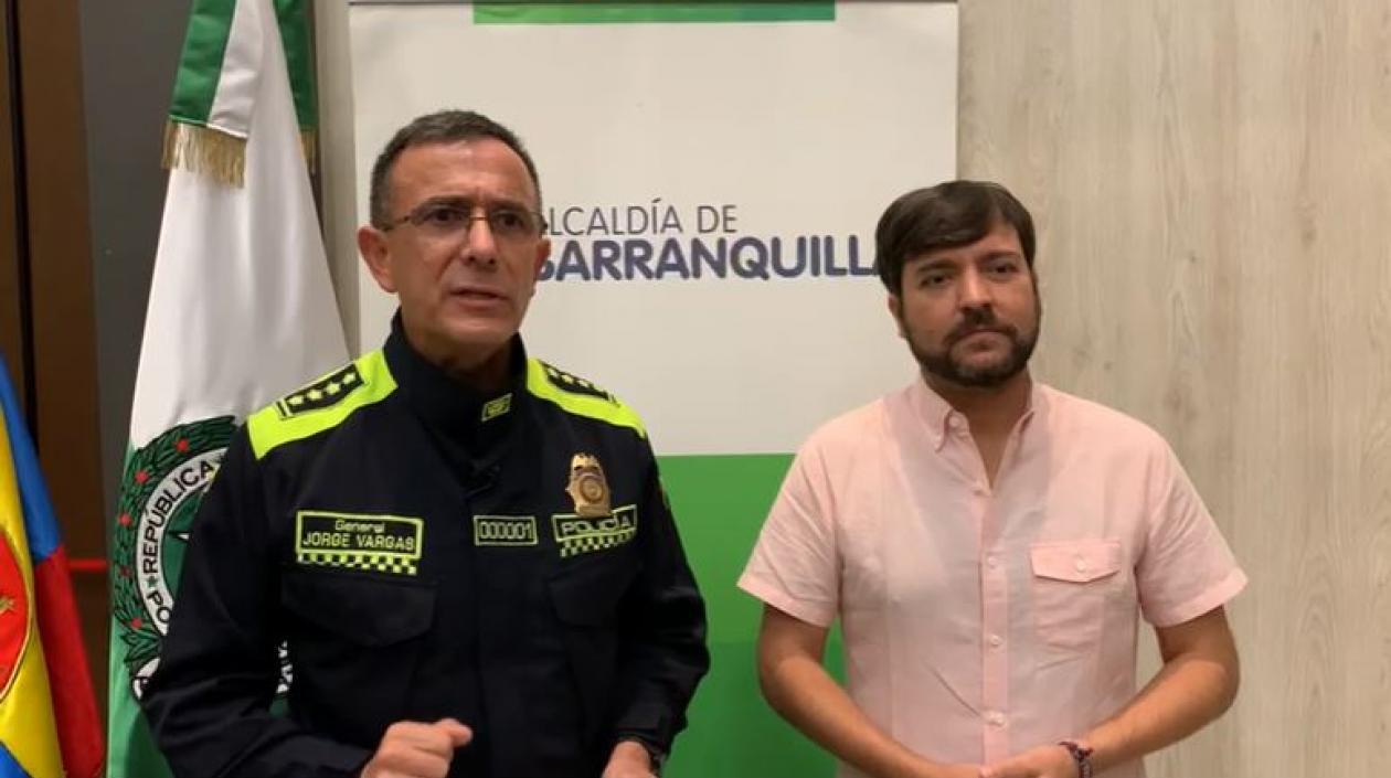 General Jorge Luis Vargas y el alcalde de Barranquilla, Jaime Pumarejo. 