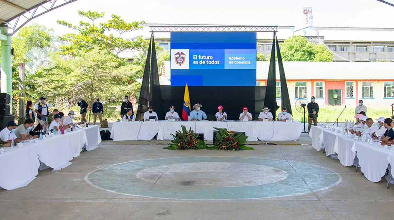 Presidente en la reunión del PMU en La Mojana.