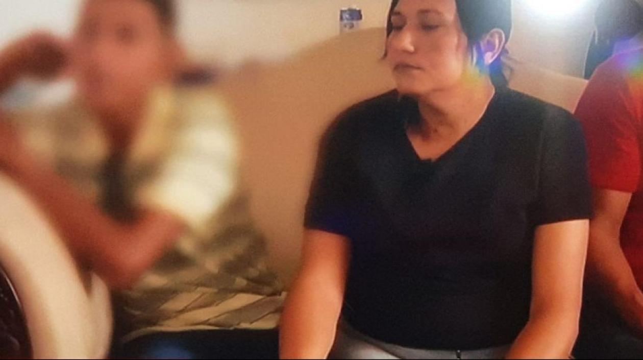 El menor de edad Brian José Áñez y sus papás hablaron por televisión. 