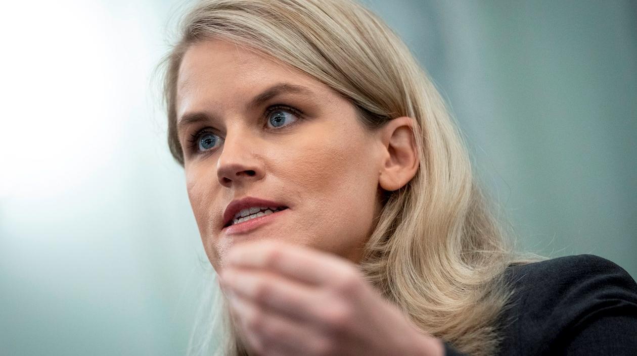 La exempleada de Facebook Frances Haugen testifica en el Senado.