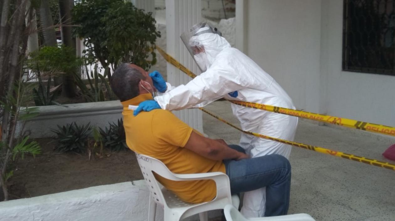 Los laboratorios del país procesaron 44.725 pruebas para detectar casos de coronavirus.