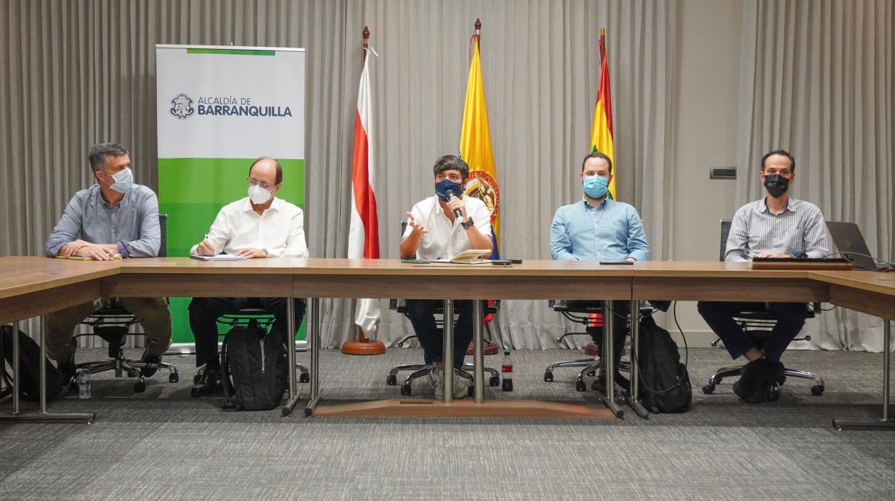 El mandatario y la firma Royal Haskoning DHV dieron a conocer detalles acerca de Puerto Futuro.