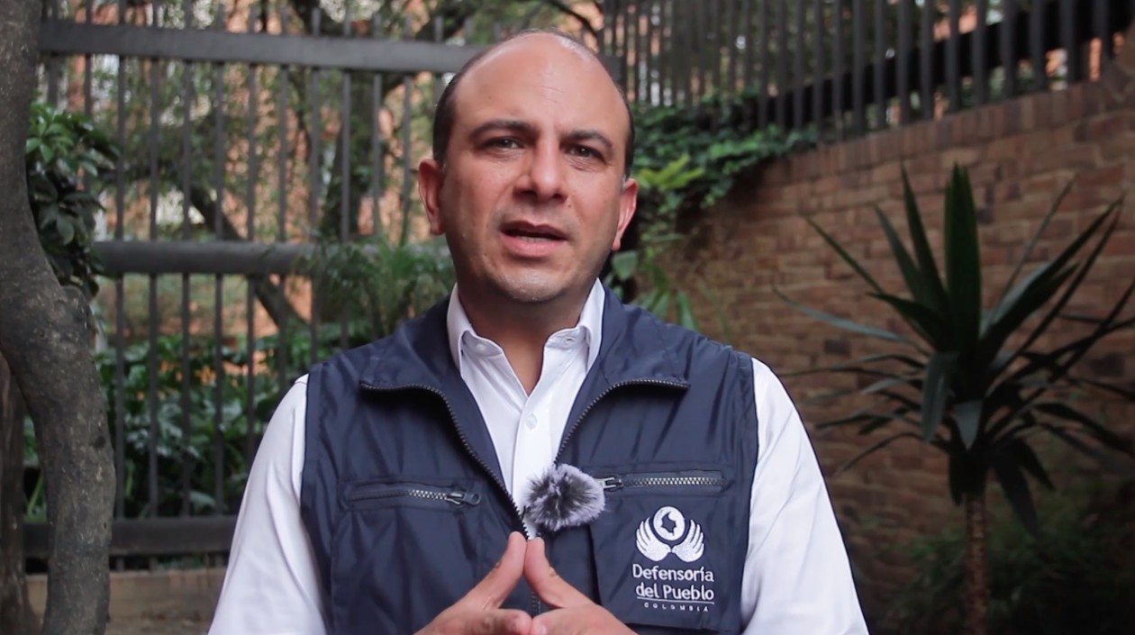 El Defensor del Pueblo, Carlos Camargo.