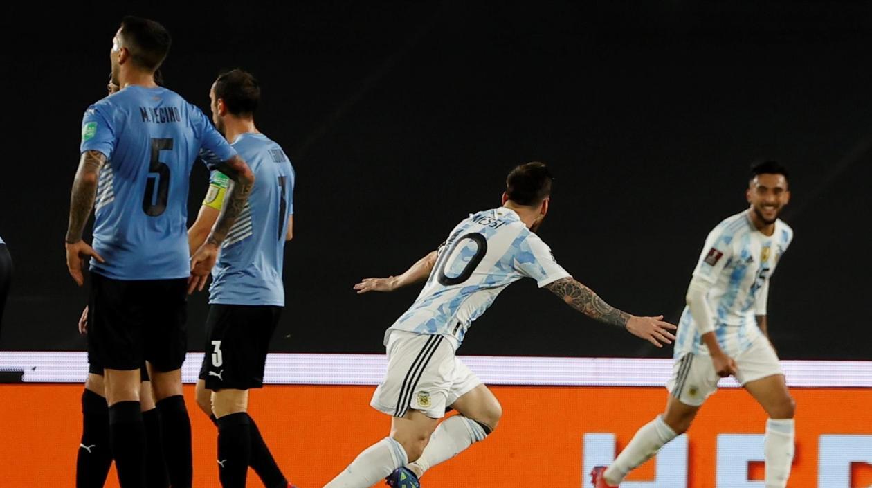 Lionel Messi celebra un gol ante Uruguay. 
