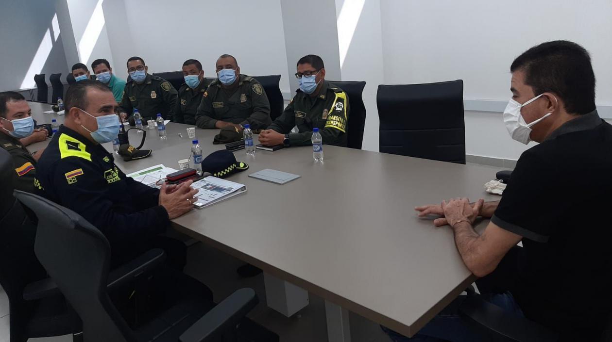 El alcalde Rodolfo Ucrós con el coronel José Palomino. 