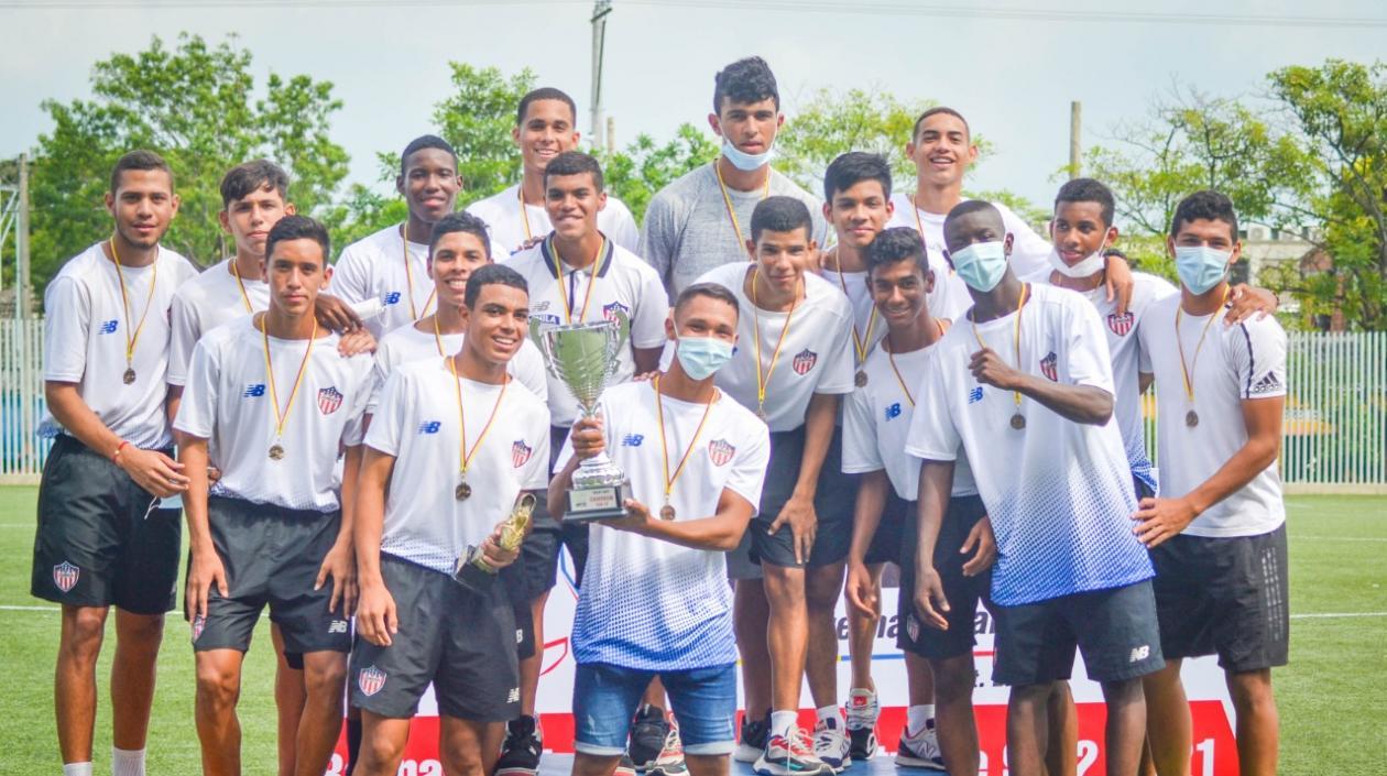 Junior, campeón de la categoría sub-17. 