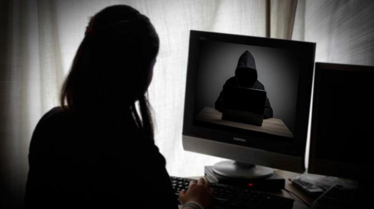 El hombre habría accedido a los menores por Facebook y tras ganarse su confianza posteriormente las habría abusado. 