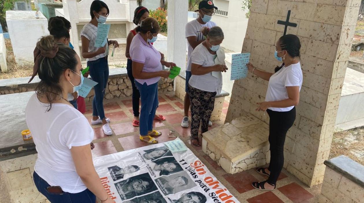 Familiares de las víctimas.