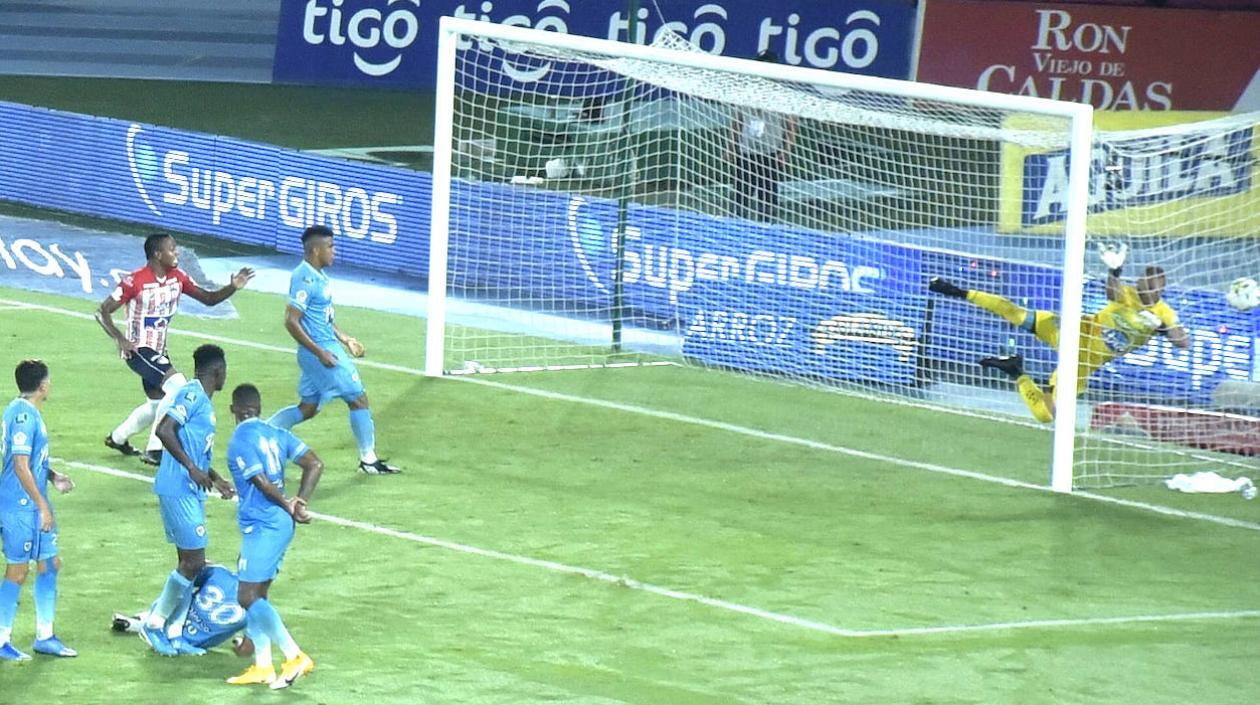 Inatajable para Pablo MIna el cobro de tiro libre de Sebastián Viera,