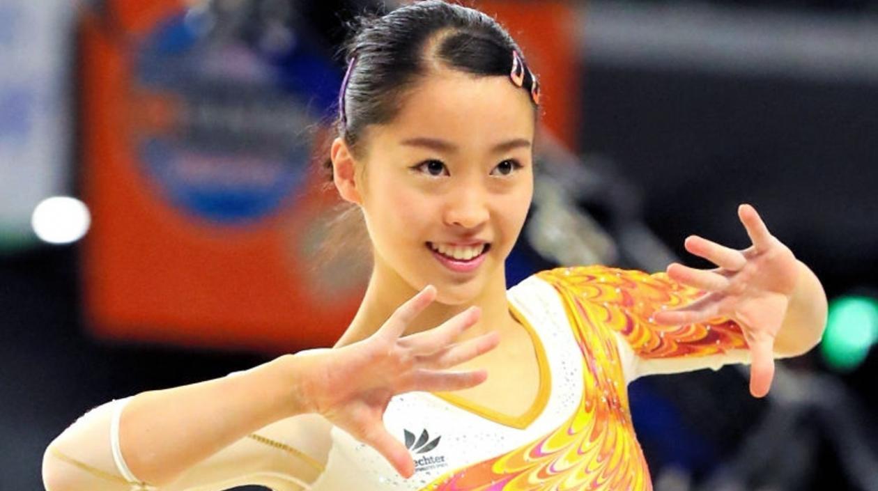 Hitomi Hatakeda, gimnasta japonesa. 