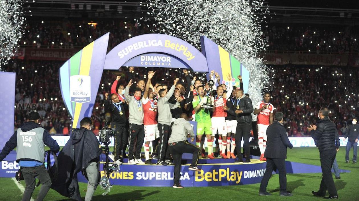 Jugadores de Santa Fe celebrando el título.