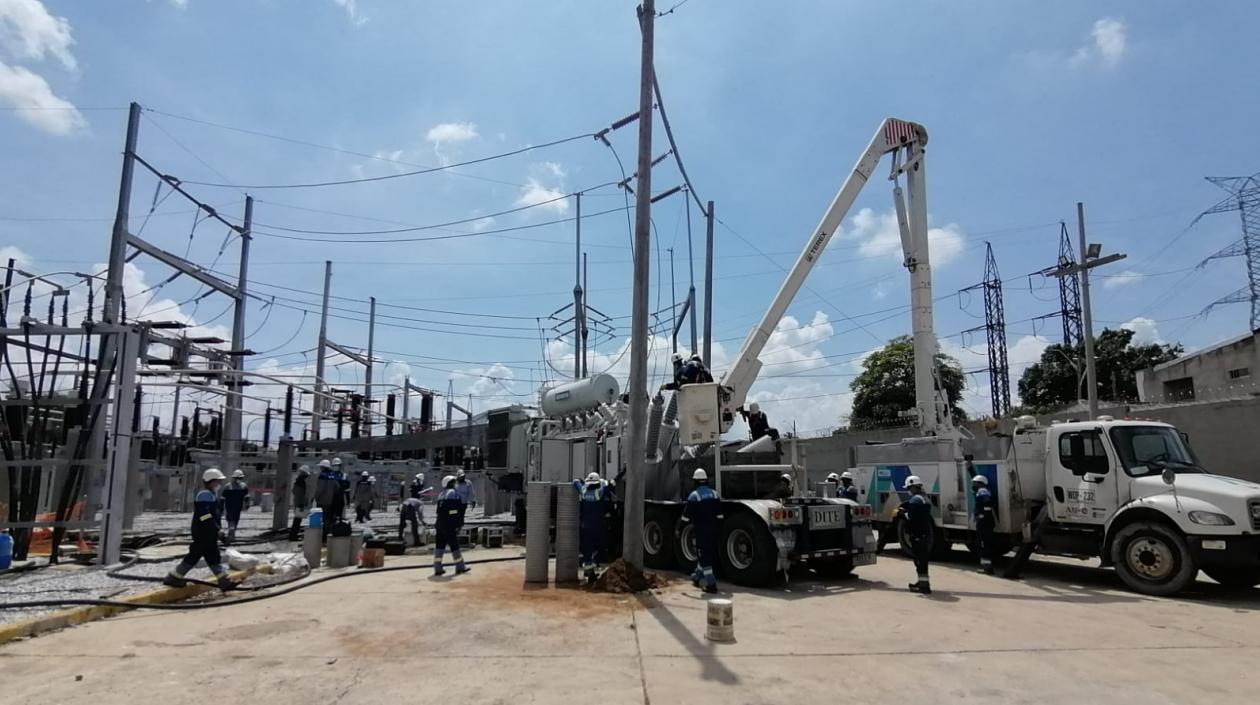 Trabajos en la subestación eléctrica El Silencio.