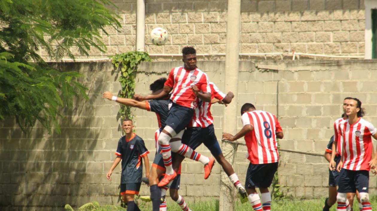 Junior es uno de los elencos participantes en el torneo. 