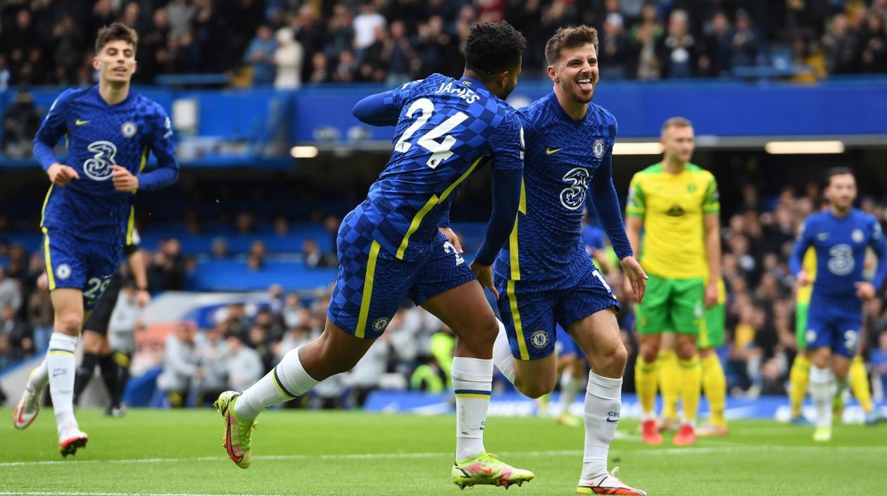 Mason Mount celebra uno de sus tantos. 