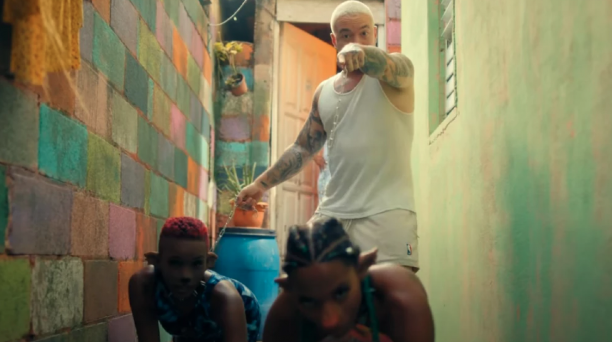 La polémica imagen del video.