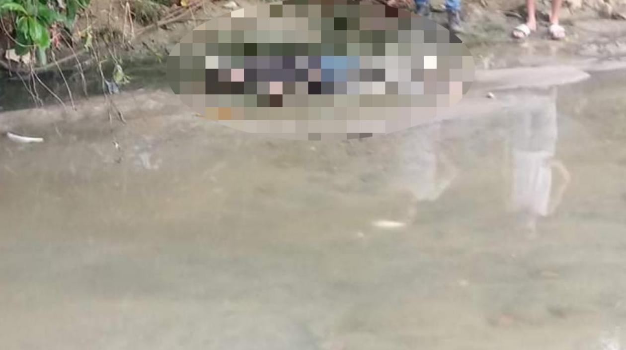 La víctima hallada en el arroyo El Platanal.
