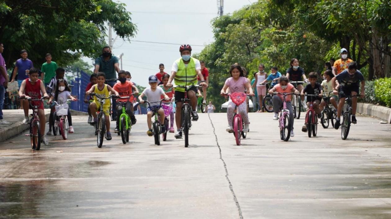 Usuarios de las ciclovías dominicales. 