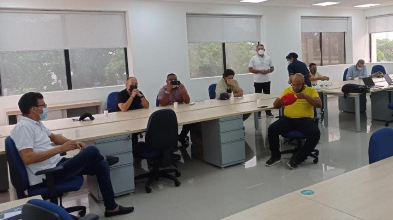 Mesa de trabajo en la subestación La Unión.