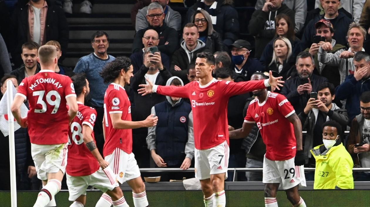 Cristiano Ronaldo celebra.  