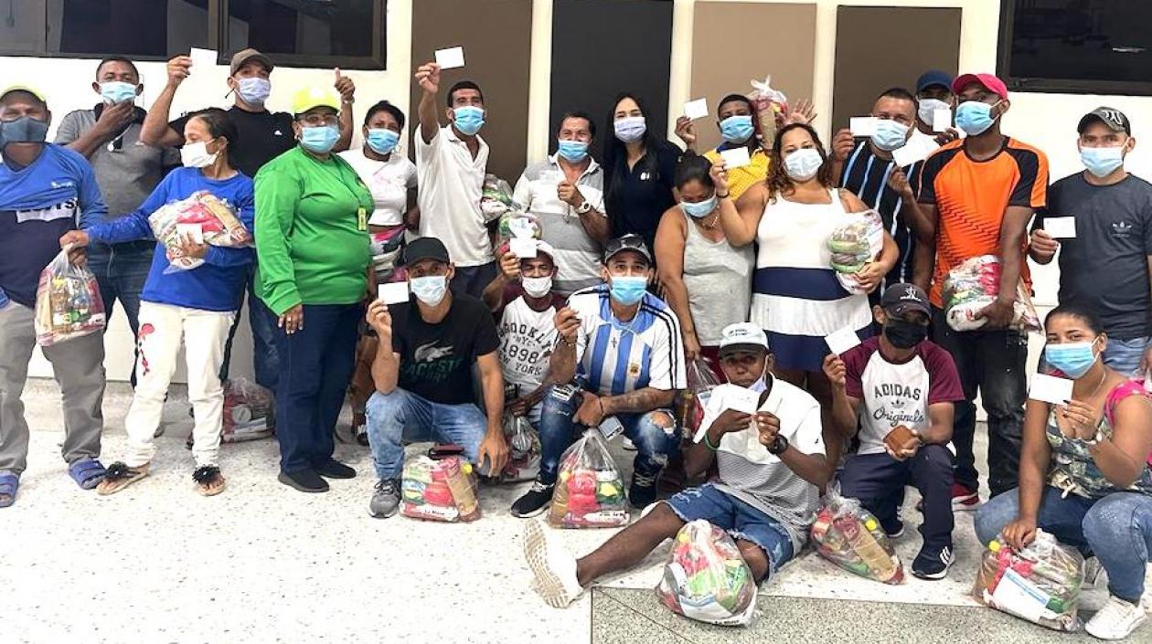 Un grupo de recicladores ya vacunados con primera dosis.