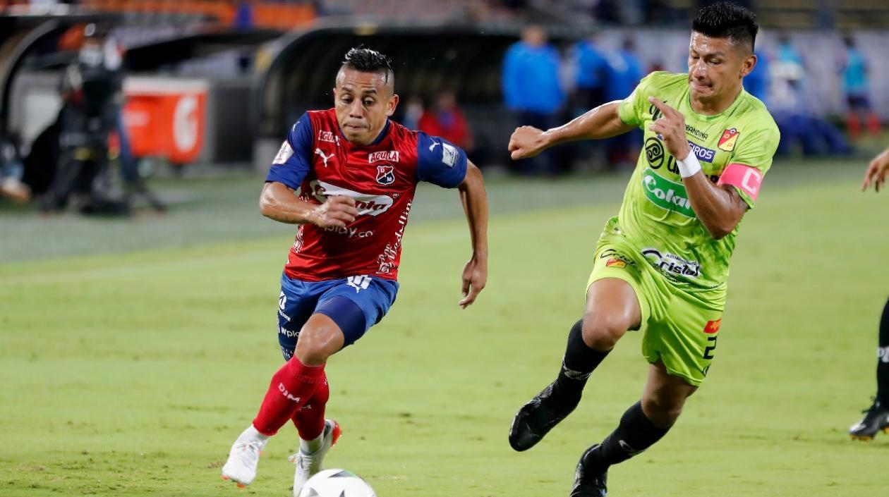 Vladimir Hernández contra la marca de Johnny Vásquez. 