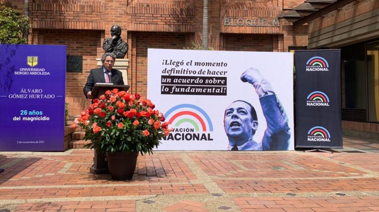 Enrique Gómez Martínez, candidato presidencial por Salvación Nacional.