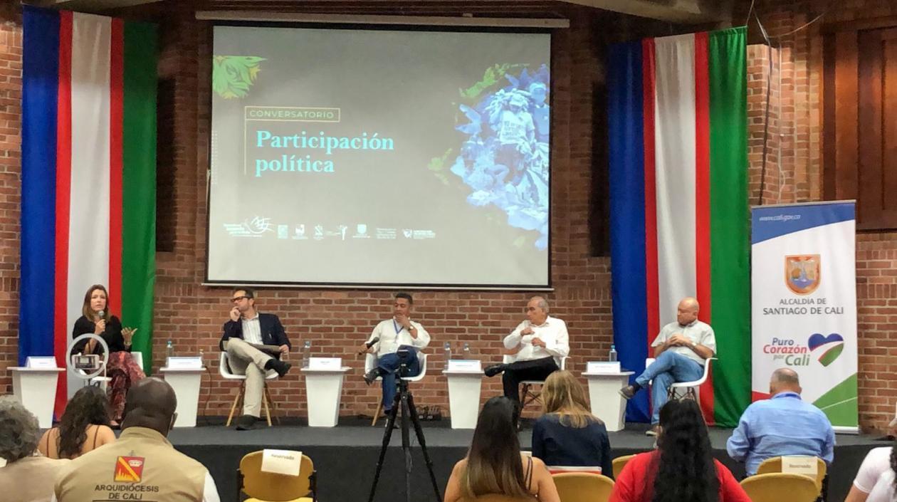 El senador Carlos Lozada (derecha).