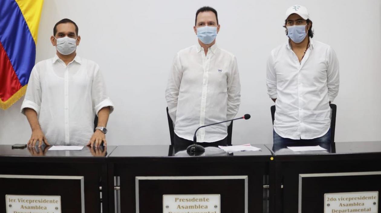 Santiago Arias, Federico Ucrós y Nicolás Petro, la nueva mesa directiva de la Asamblea del Atlántico.
