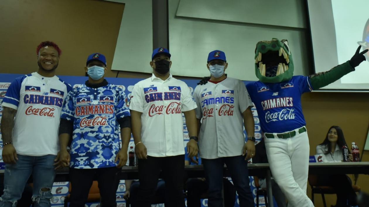 Los uniformes que lucirán este año Caimanes.