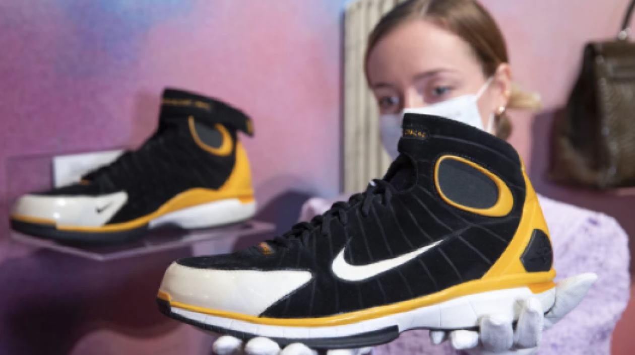 Las zapatillas que usó el astro.