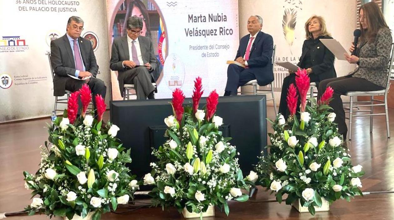 Representantes de las Altas Cortes durante los actos.