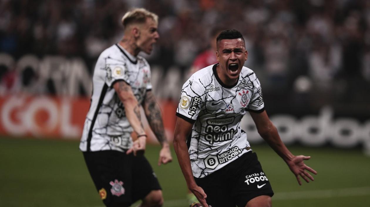 Víctor Cantillo celebra tras marcar un gol. 