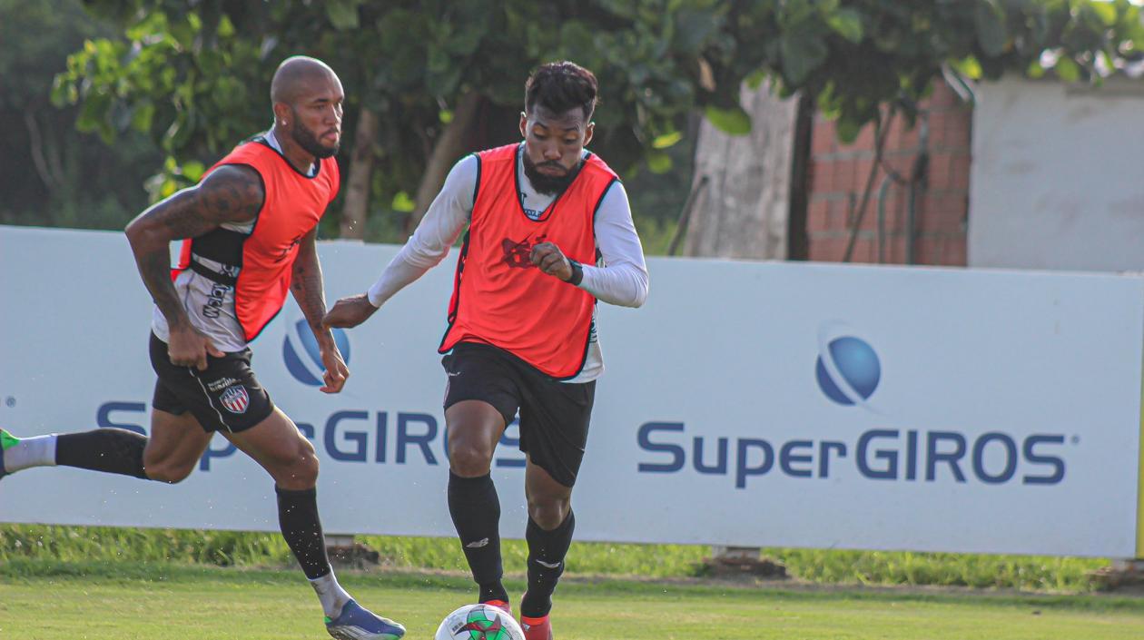 Luis González y Freddy Hinestroza serán titulares. 