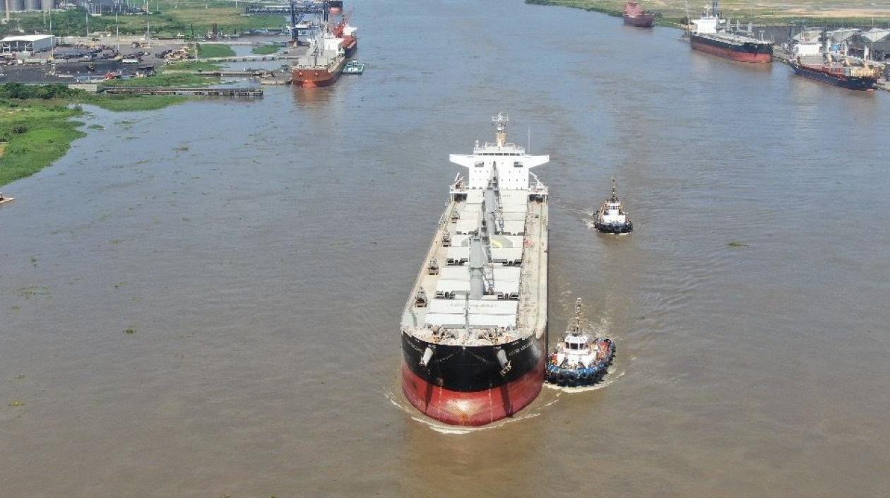 Canal de acceso al puerto de Barranquilla.