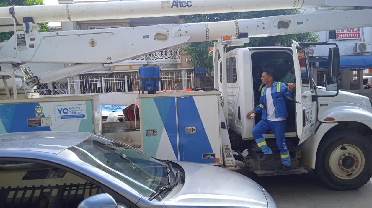 Operarios de Air-e en la Ciudadela 20 de Julio.